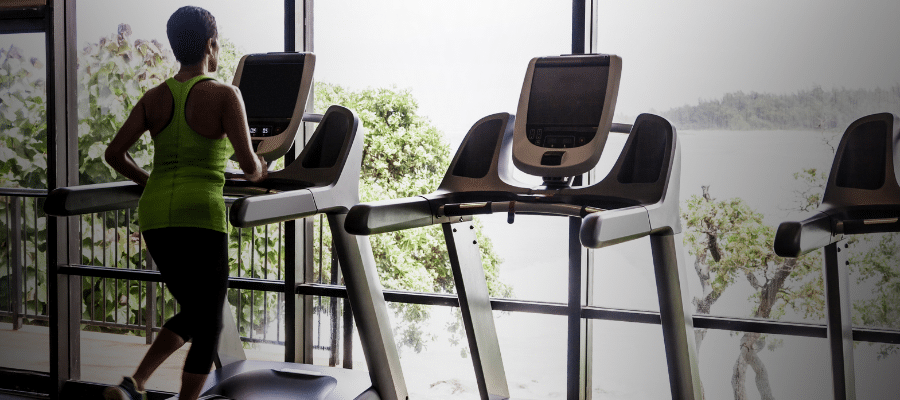 Tapis de Course vs Courir en Extérieur